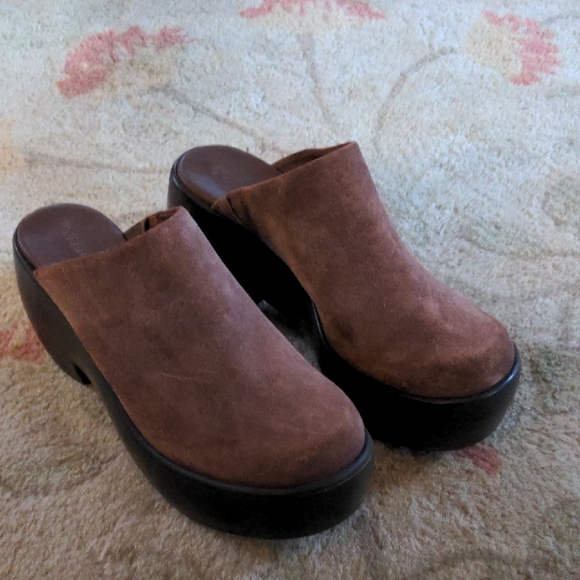 🆕EVERLANE The Puffa Wooden Clog in Suede - Picture 12 of 15